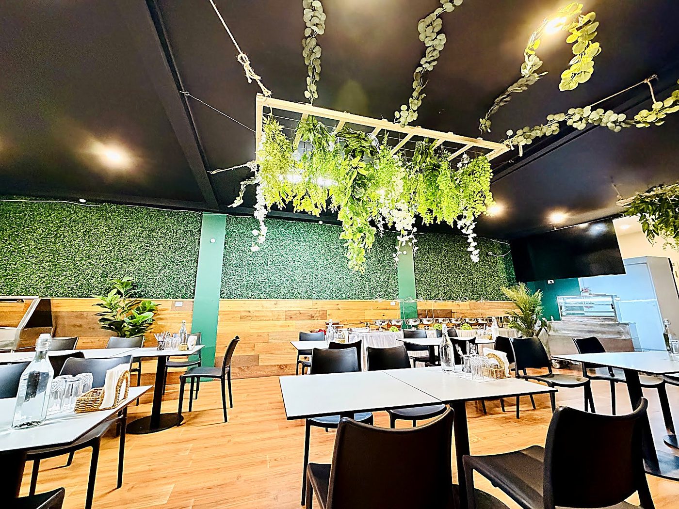 Spacious Dining Hall for Family Gatherings & Events
